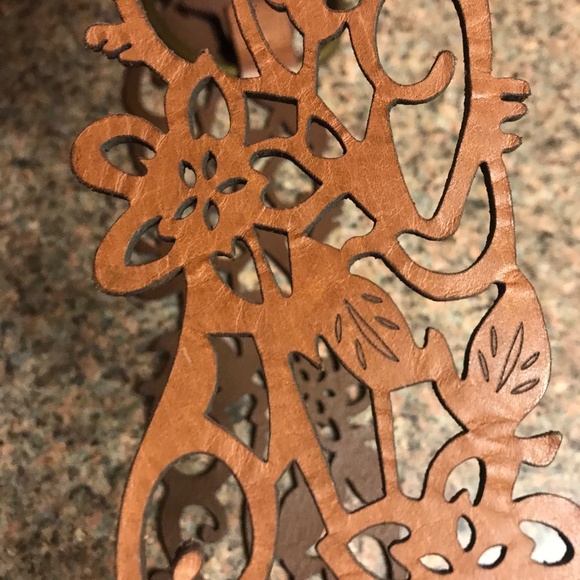 Laser cut out Floral leather Belt - Picture 3 of 3